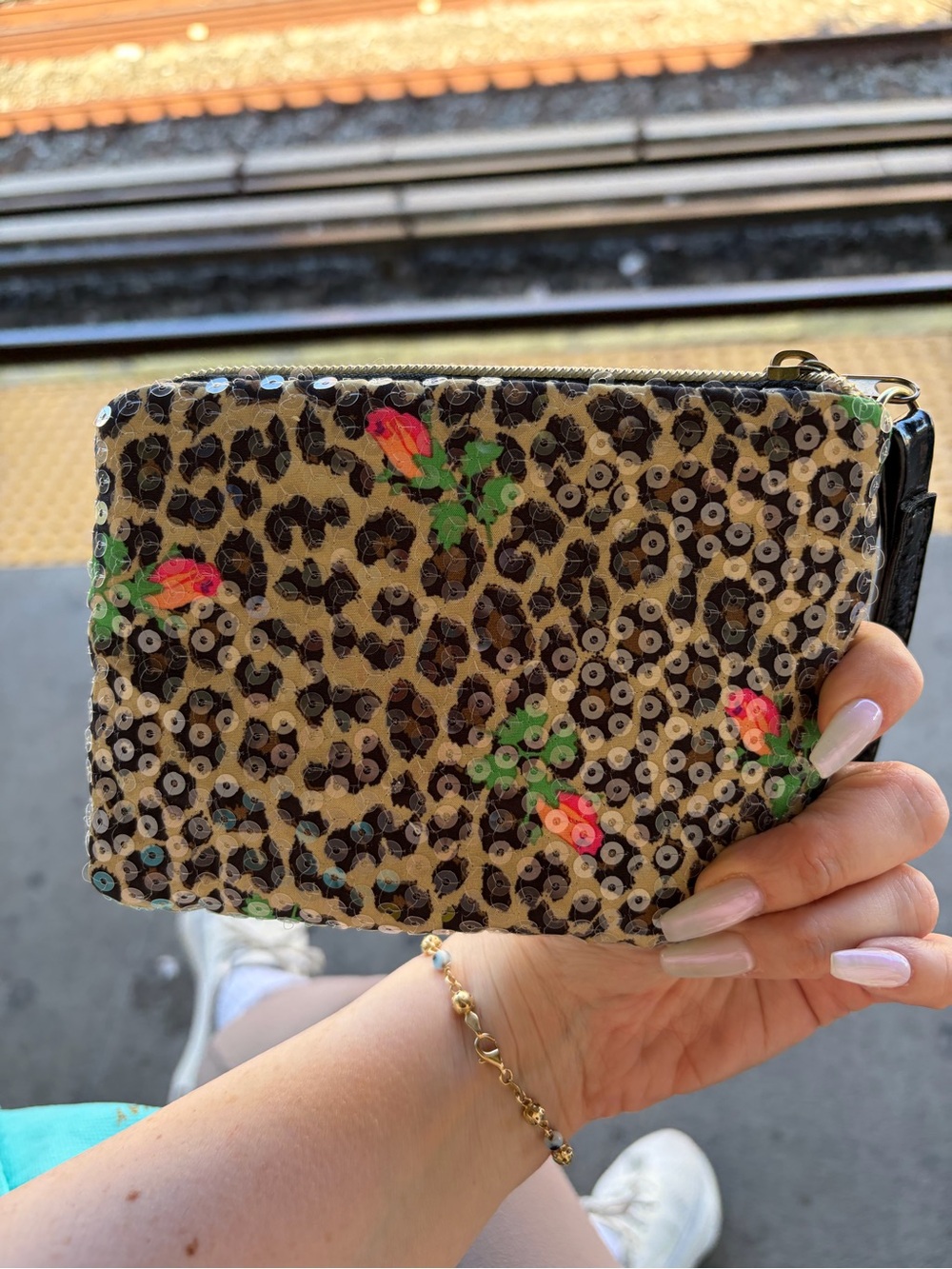 VINTAGE BETSEY JOHNSON Y2K Betseyville Leopard Expandable Wristlet Accessory - Picture 9 of 10